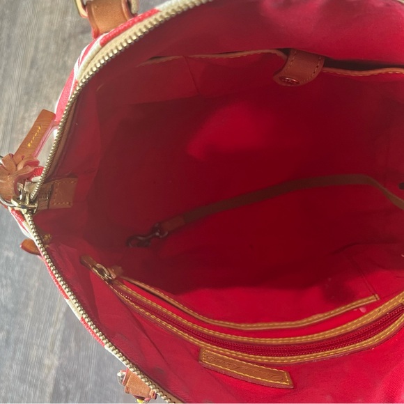 Red and white Chevron Style - Picture 3 of 7